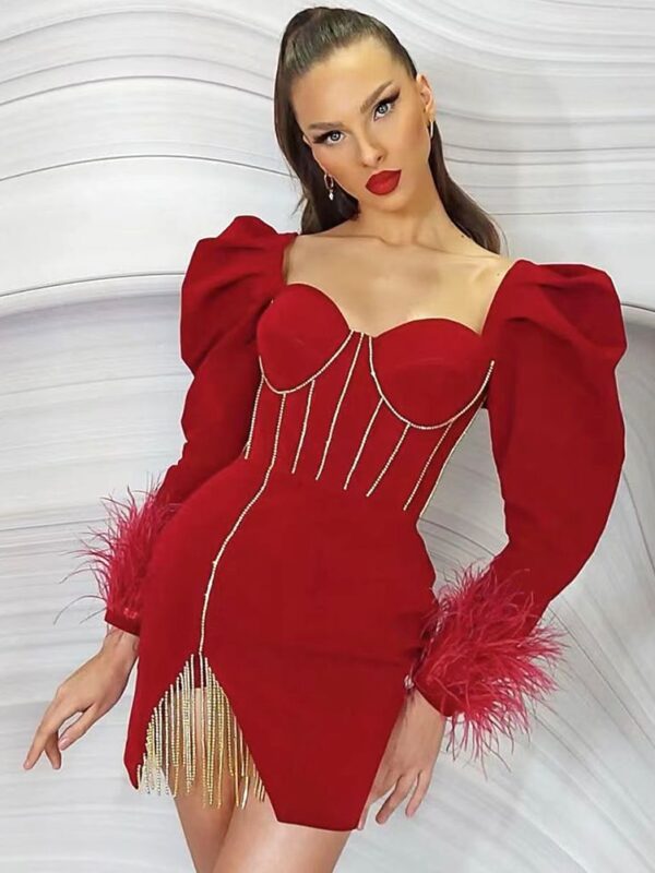 Rochie elegantă cu mâneci decorate cu puf