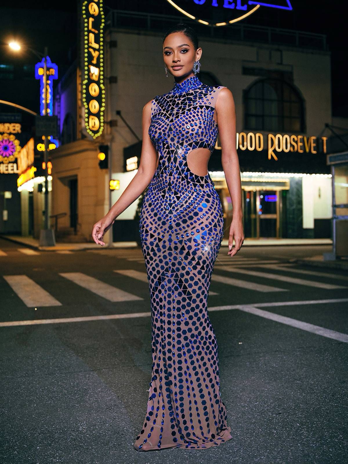 Rochie semi transparentă cu pietre albastre - imagine 5