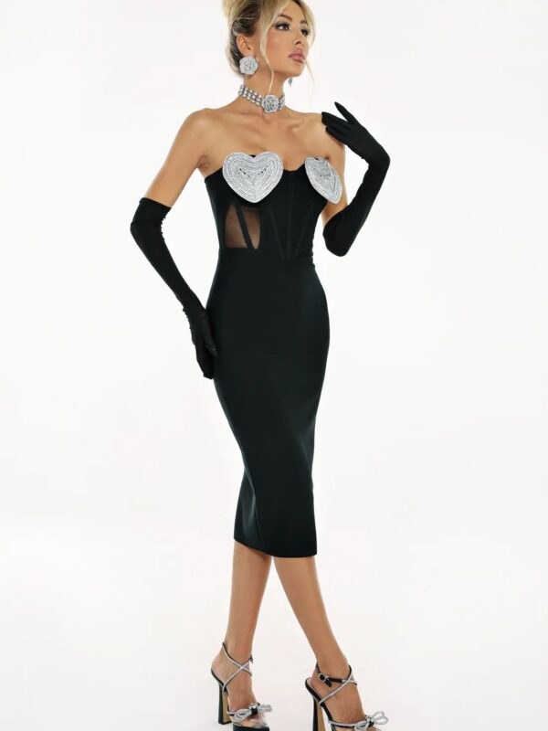 Rochie neagră fără mâneci