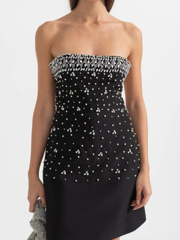 Rochie mini fără mâneci cu ștrasuri