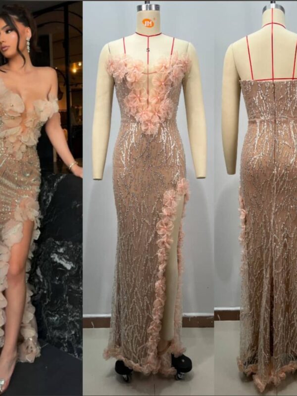 Rochie roz pudrat cu motive florale