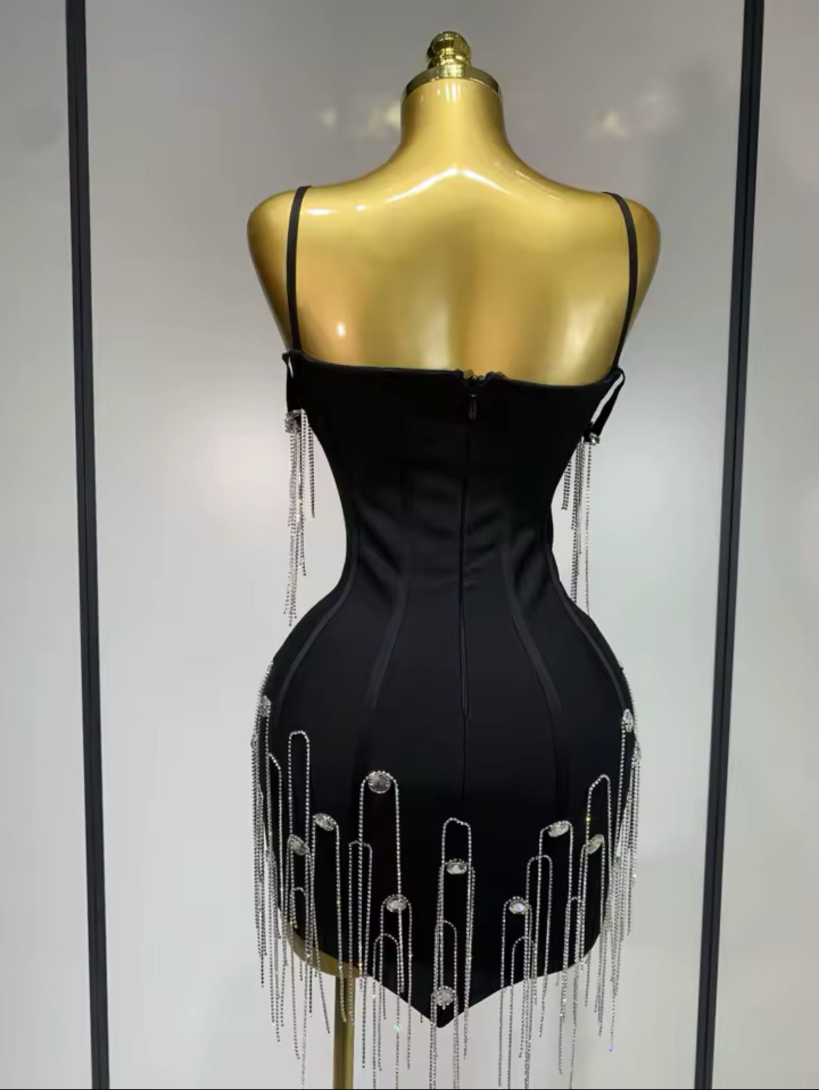 Rochie mini cu lanțuri și pietre argintii - imagine 4