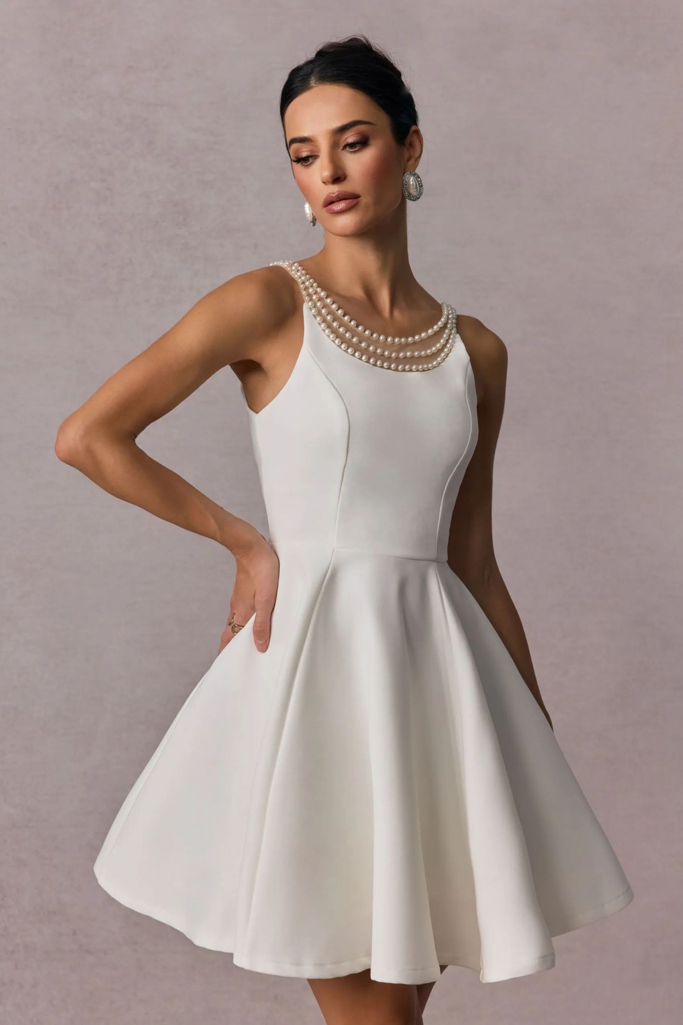 Rochie albă cu perle - imagine 5