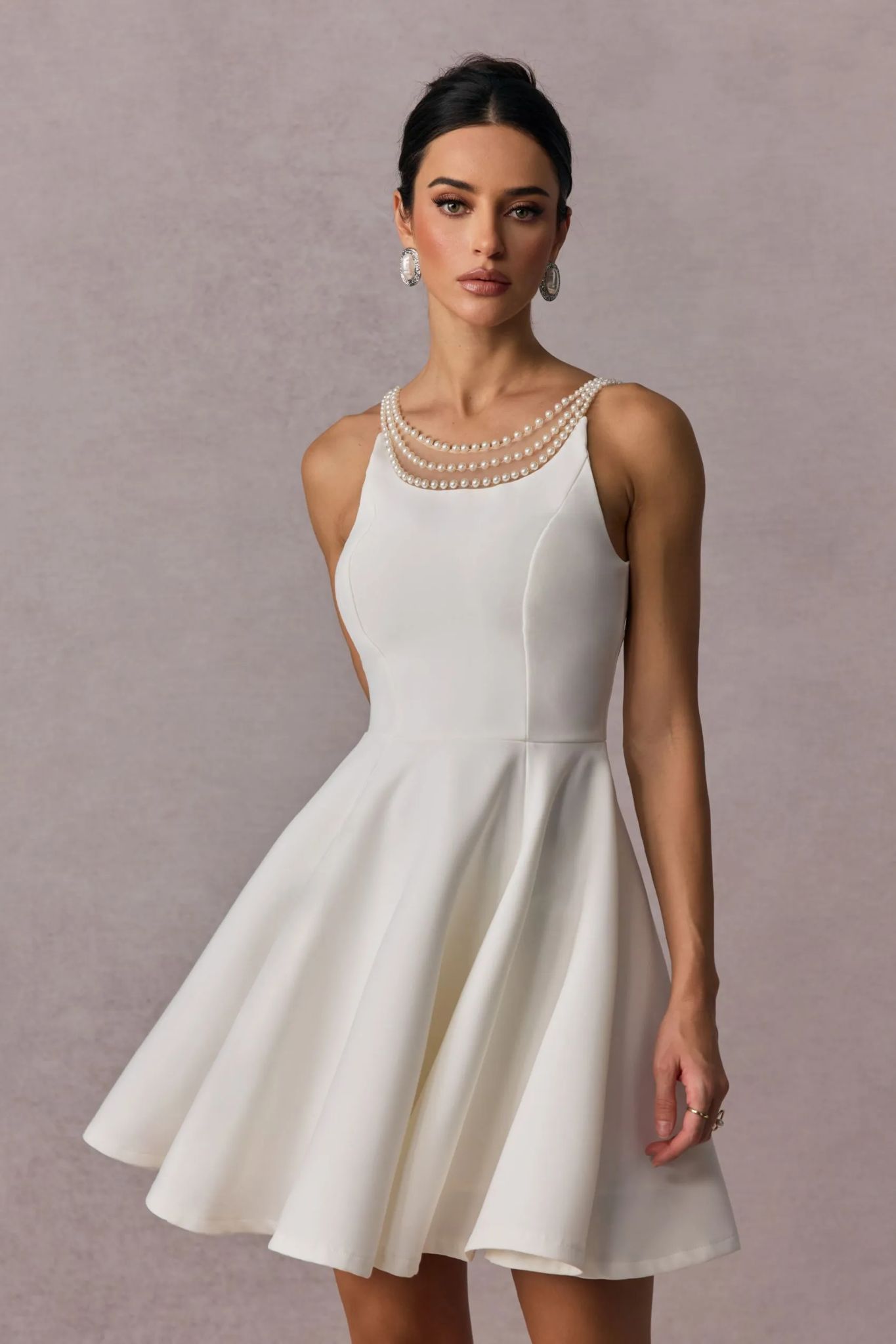 Rochie albă cu perle - imagine 2