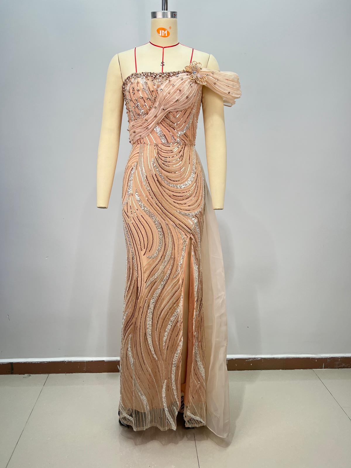 Rochie extravagantă de ocazii - imagine 2