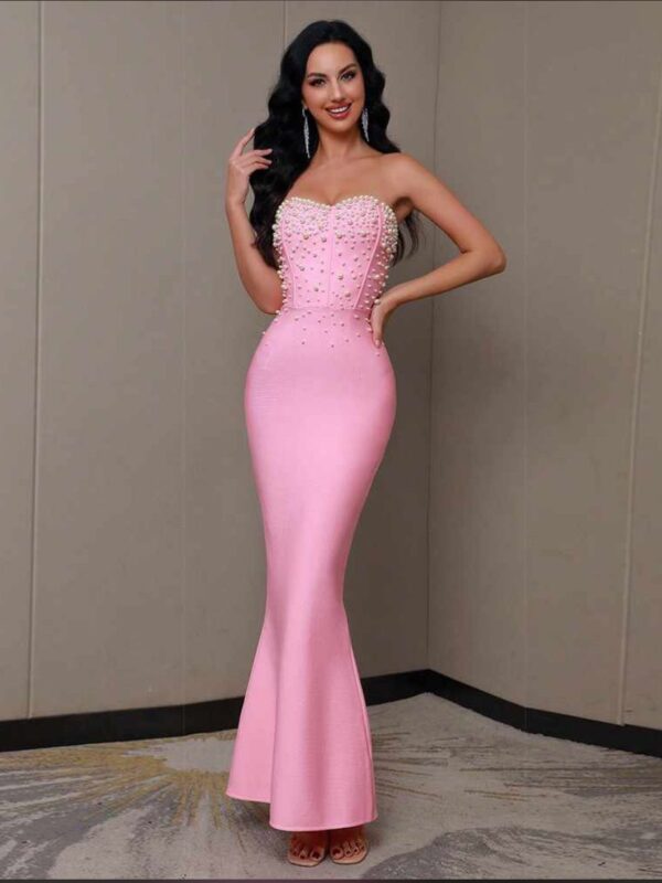 Rochie lungă tip sirenă decorată cu perle