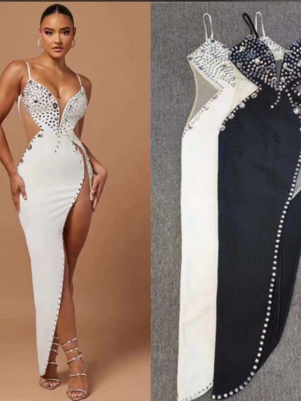 Rochie lungă decorată cu diamante
