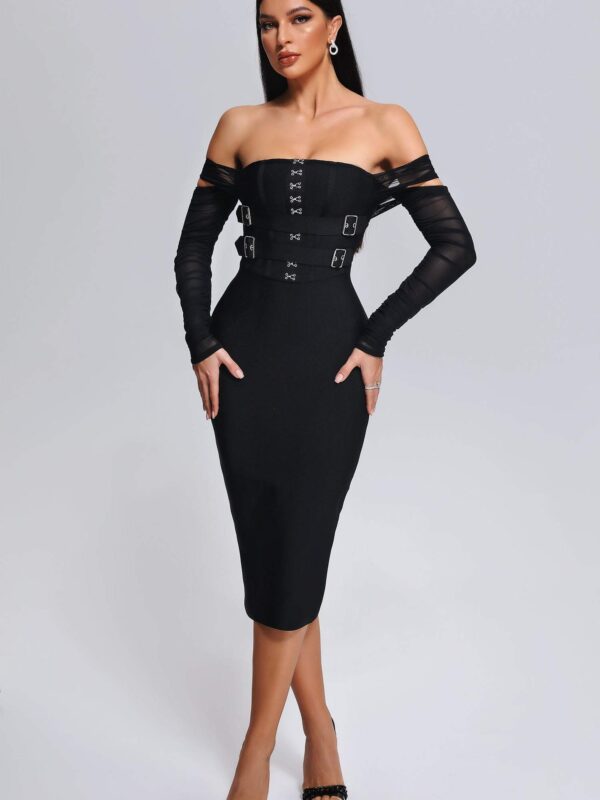 Rochie elegantă neagră cu mâneci din dantelă