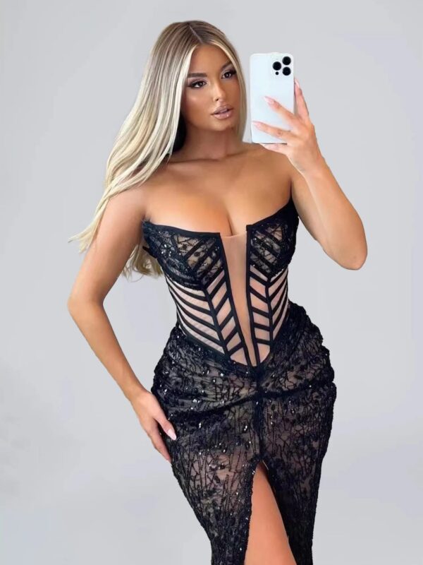 Rochie elegantă din dantelă cu corset