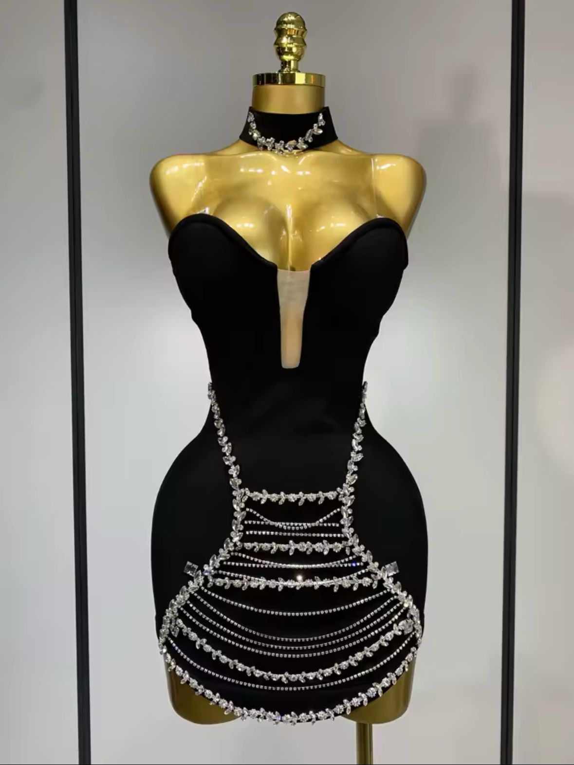 Rochie mini neagră mulată