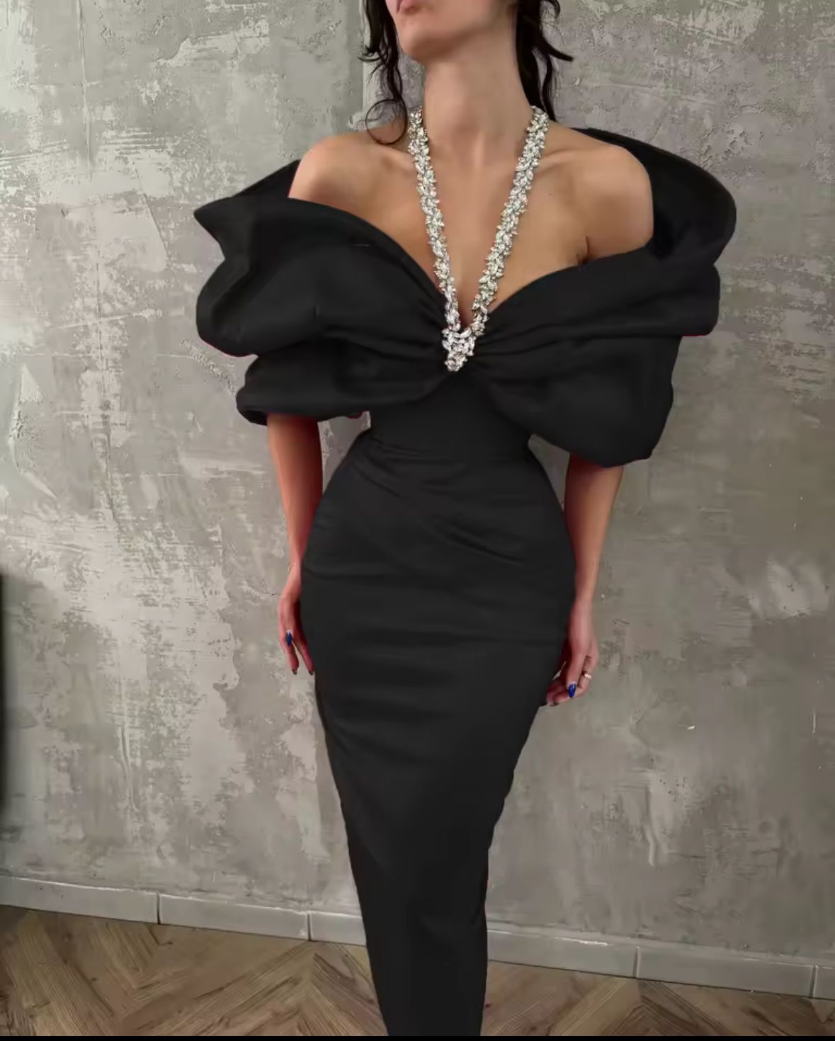 Rochie cu umeri tip fundiță - imagine 6