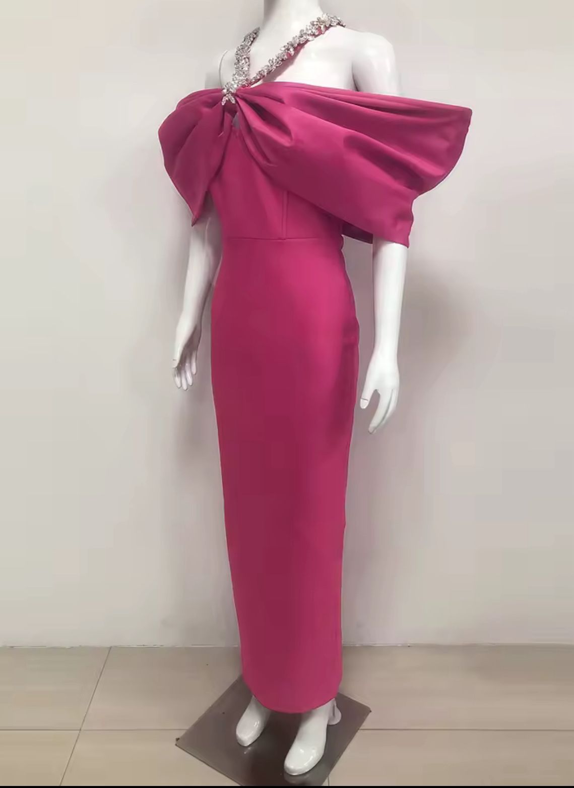 Rochie cu umeri tip fundiță - imagine 4