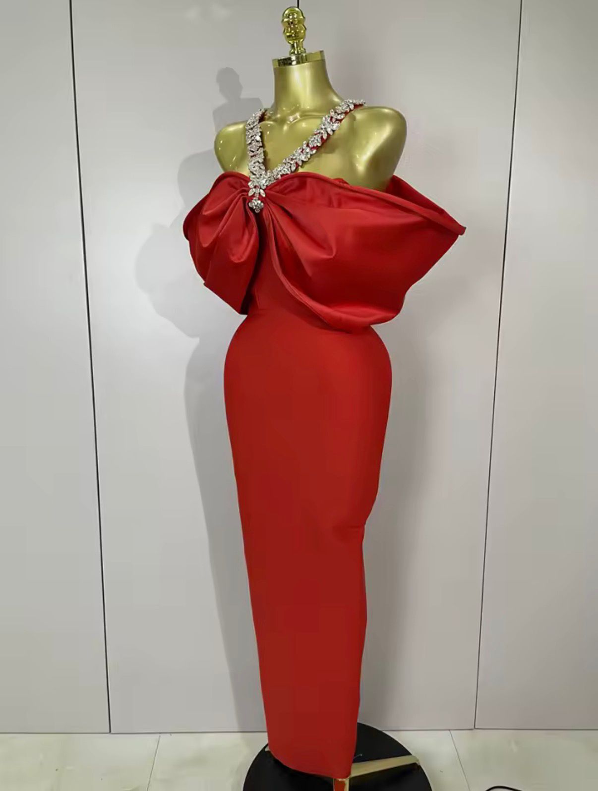 Rochie cu umeri tip fundiță - imagine 10