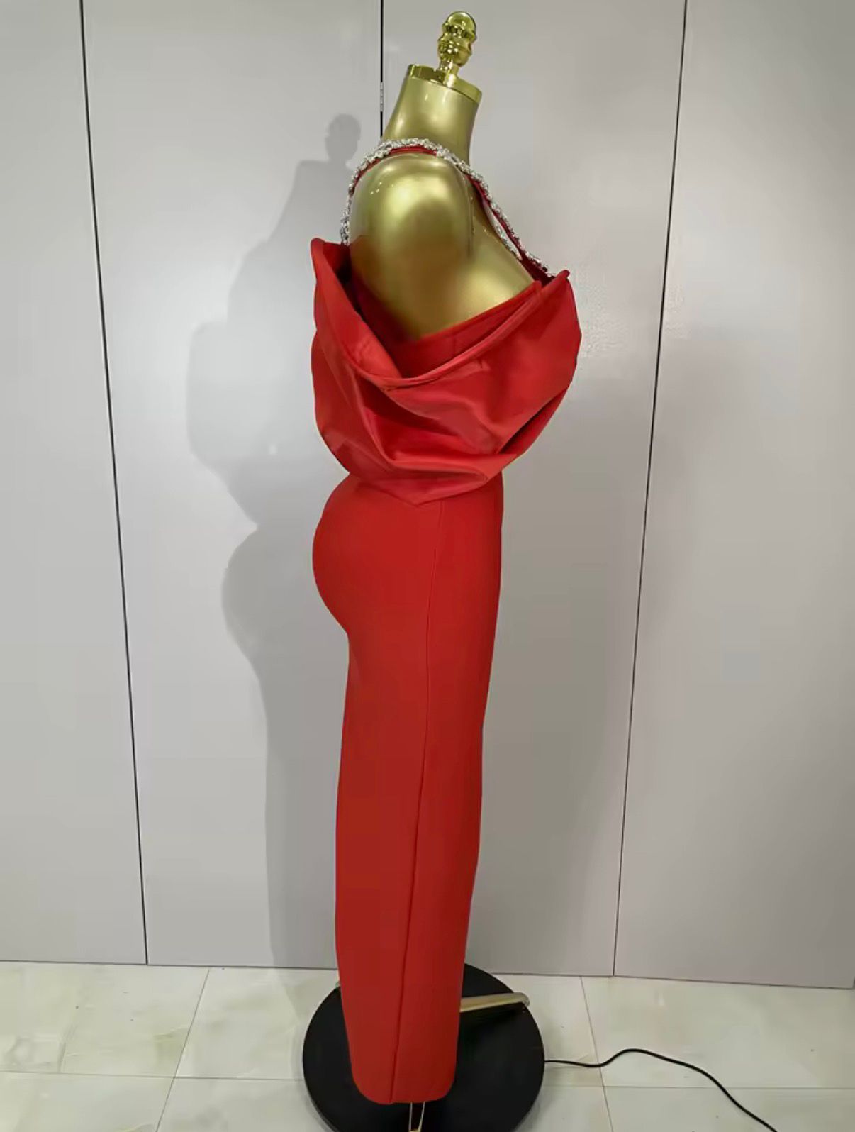 Rochie cu umeri tip fundiță - imagine 12