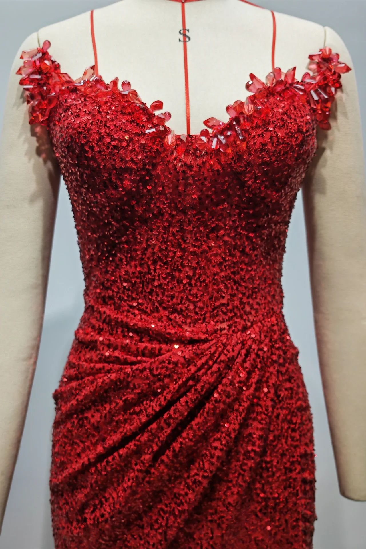 Rochie roșie elegantă cu corset - imagine 3