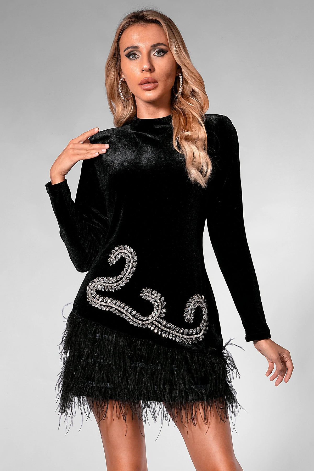 Rochie scurtă din catifea cu pene - imagine 4