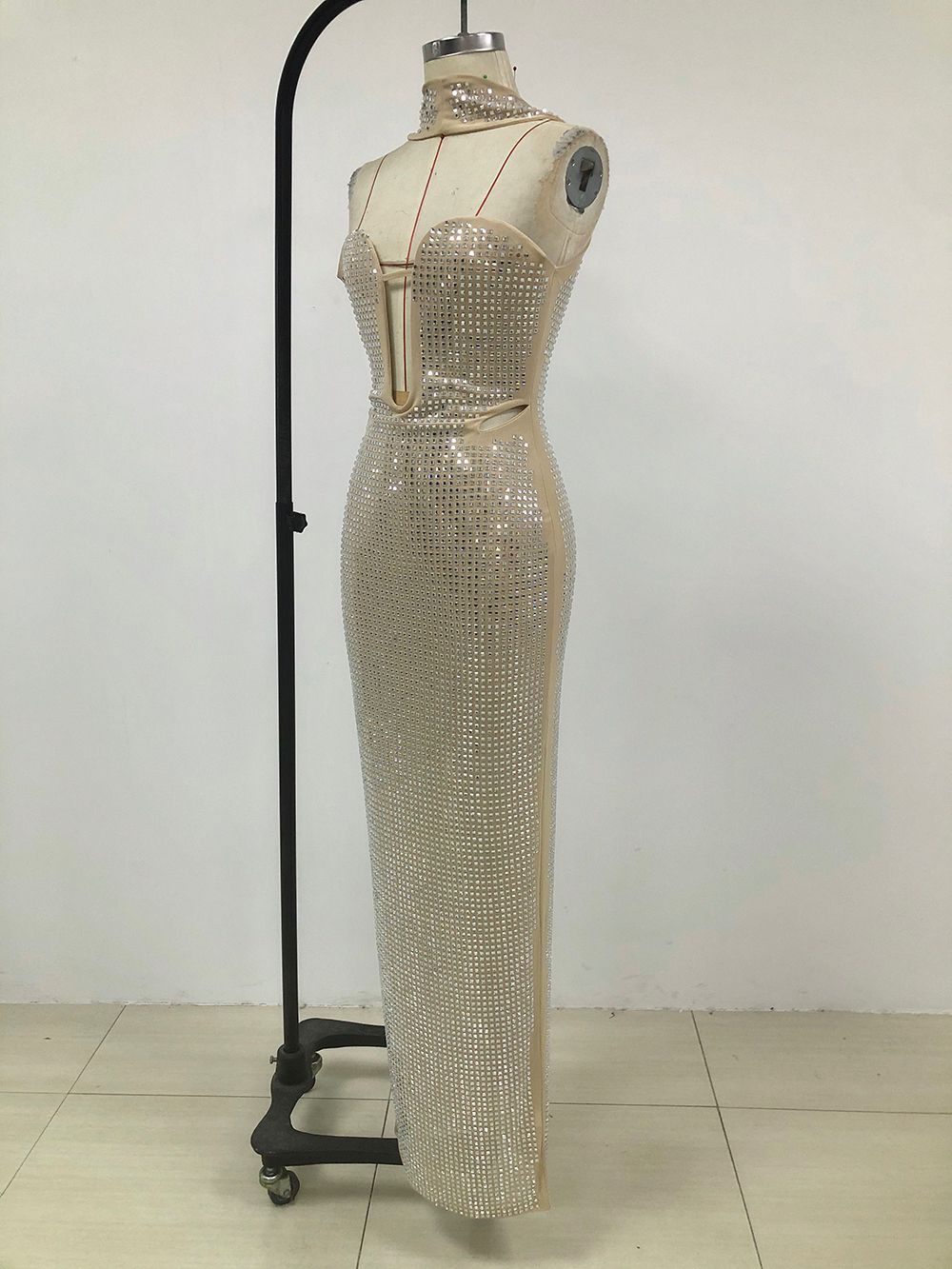 Rochie de ocazie decorată cu pietre - imagine 4