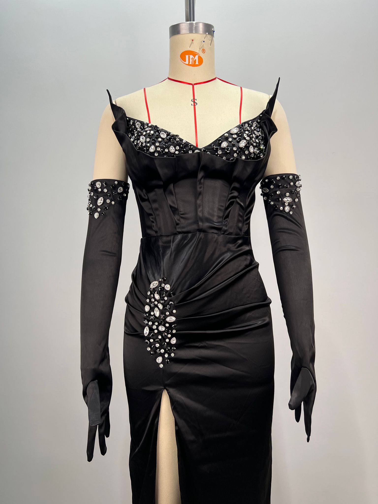 Rochie din satin cu mănuși - imagine 3