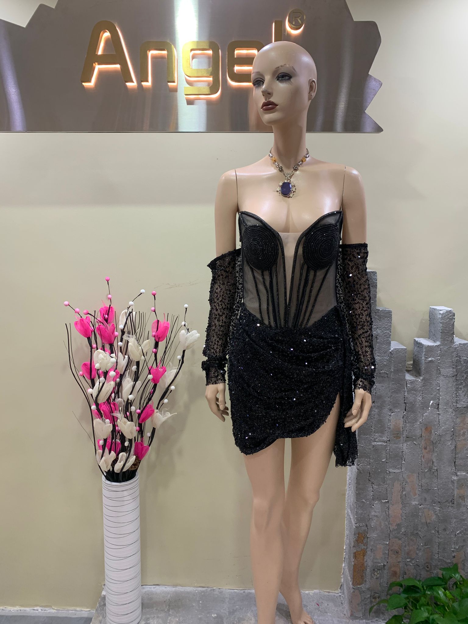Rochie mini cu umerii goi - imagine 2