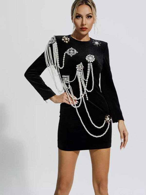 Rochie mini din catifea cu șiraguri din mărgele