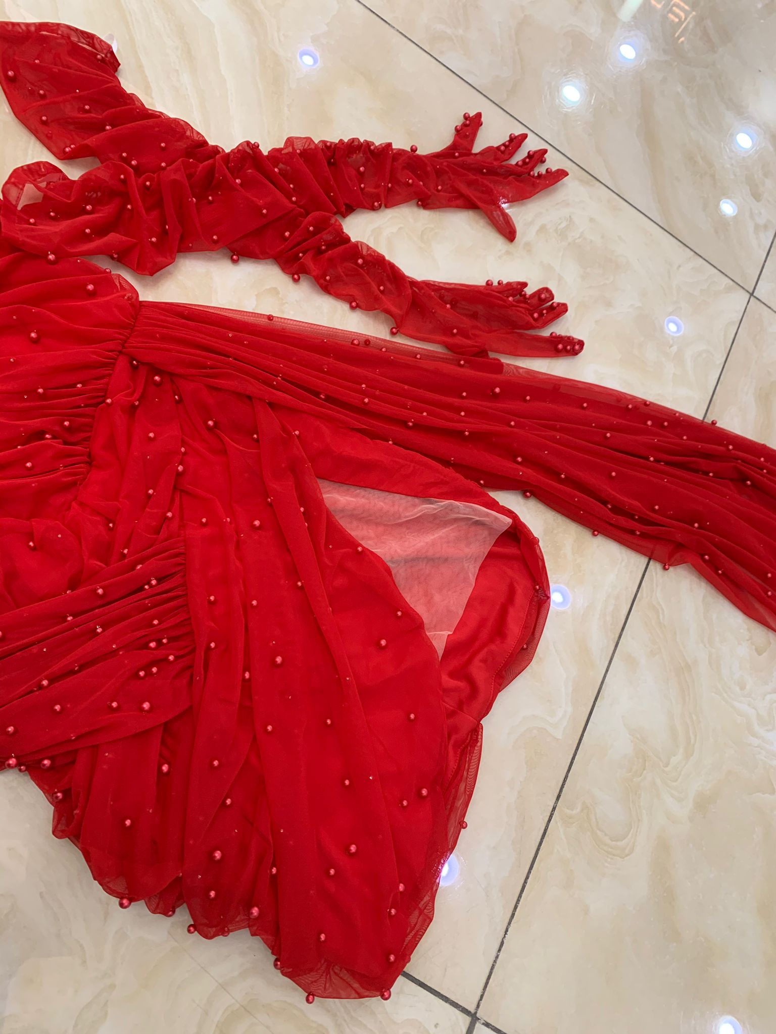 Rochie roșie sexy cu mărgele - imagine 4