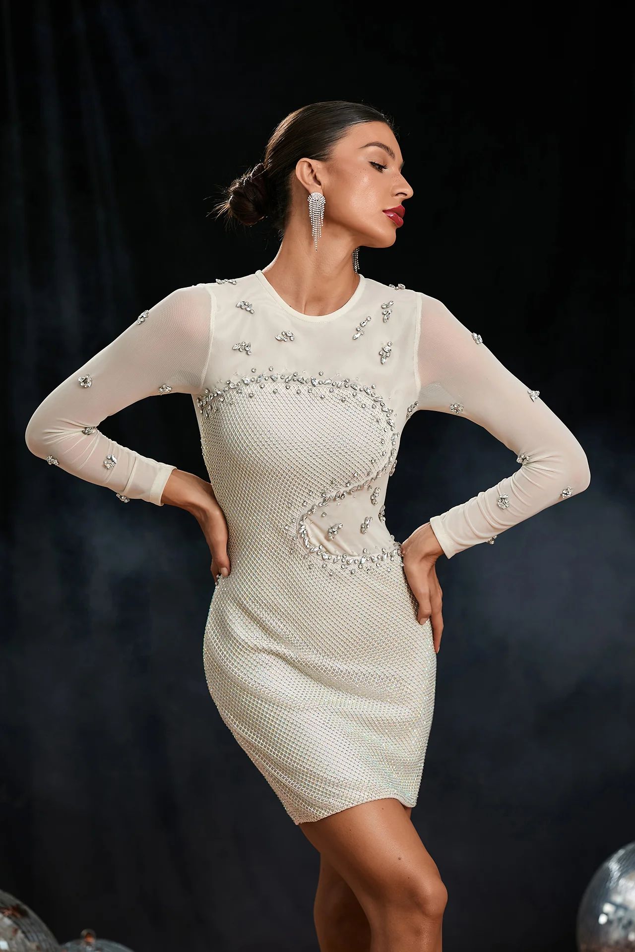 Rochie scurtă cu mâneci semi-transparente - imagine 3