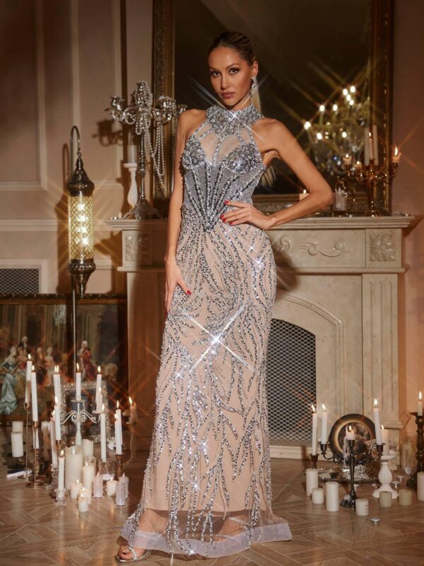 Rochie semi-transparentă stil sirenă