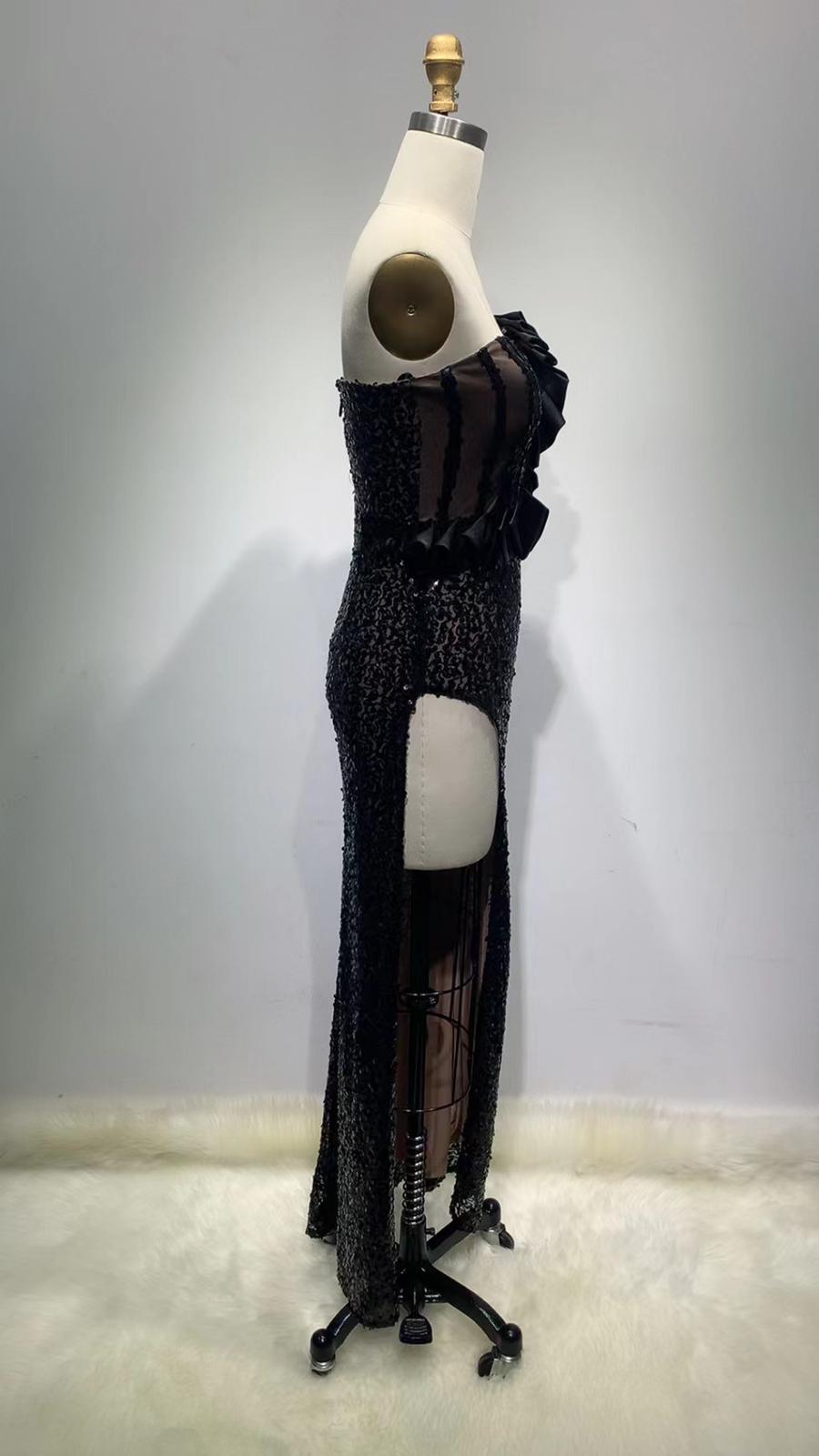 Rochie neagră cu o singură mânecă - imagine 4