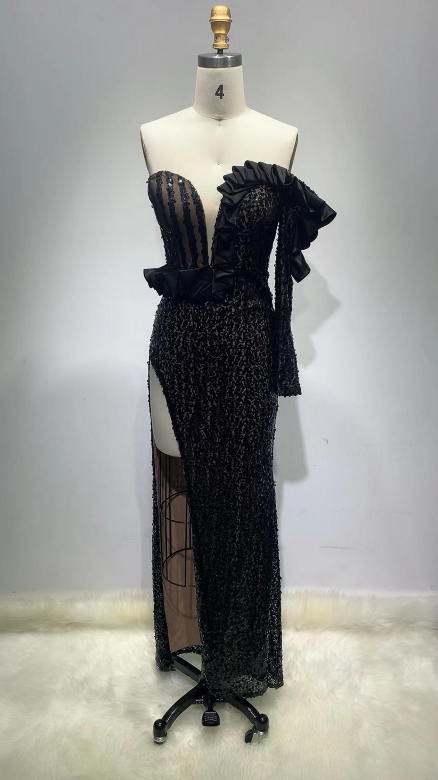 Rochie neagră cu o singură mânecă - imagine 3