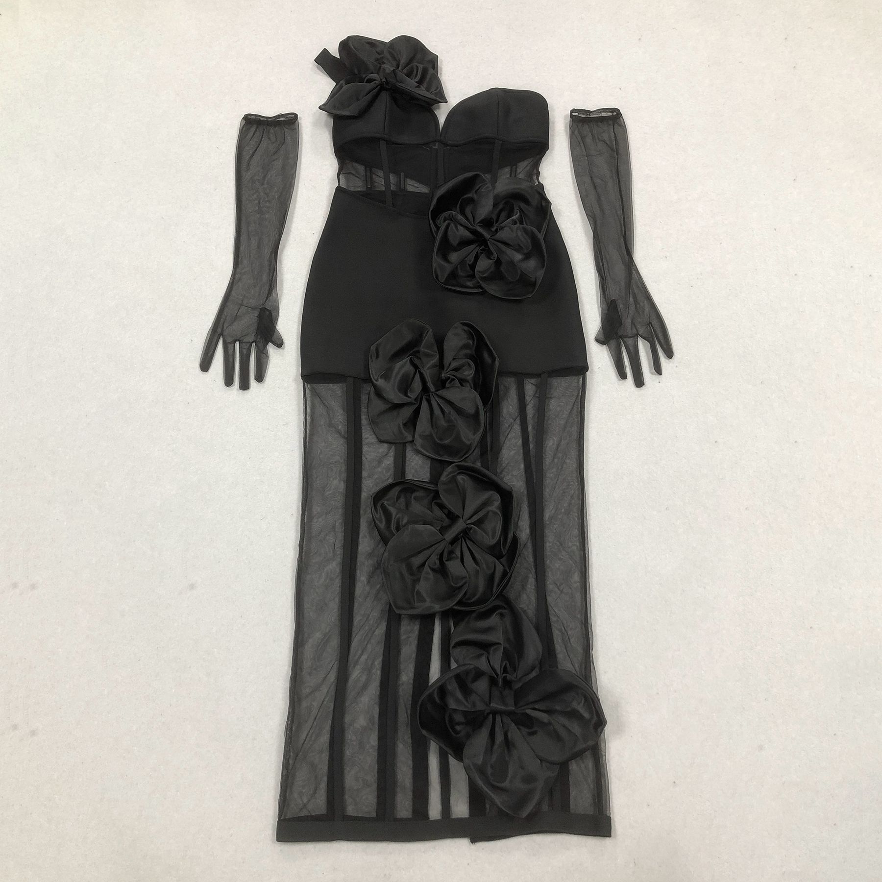 Rochie sexy cu părți transparente și mănuși - imagine 2