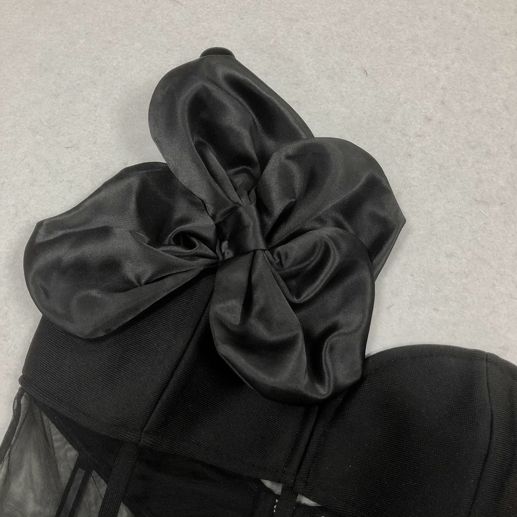 Rochie sexy cu părți transparente și mănuși - imagine 3