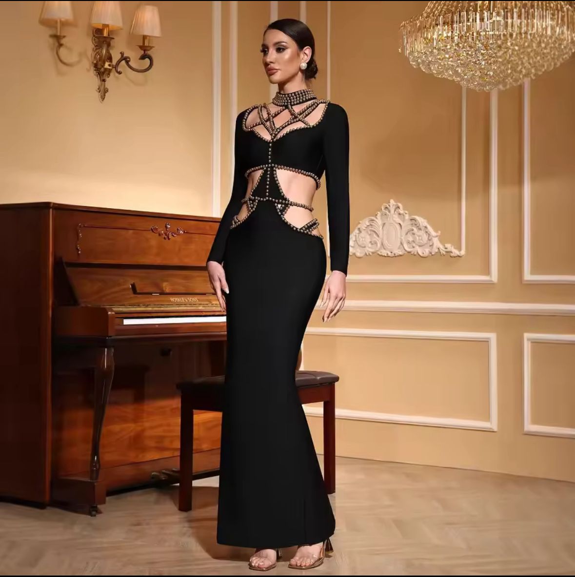 Rochie neagră cu mărgele aurii - imagine 3