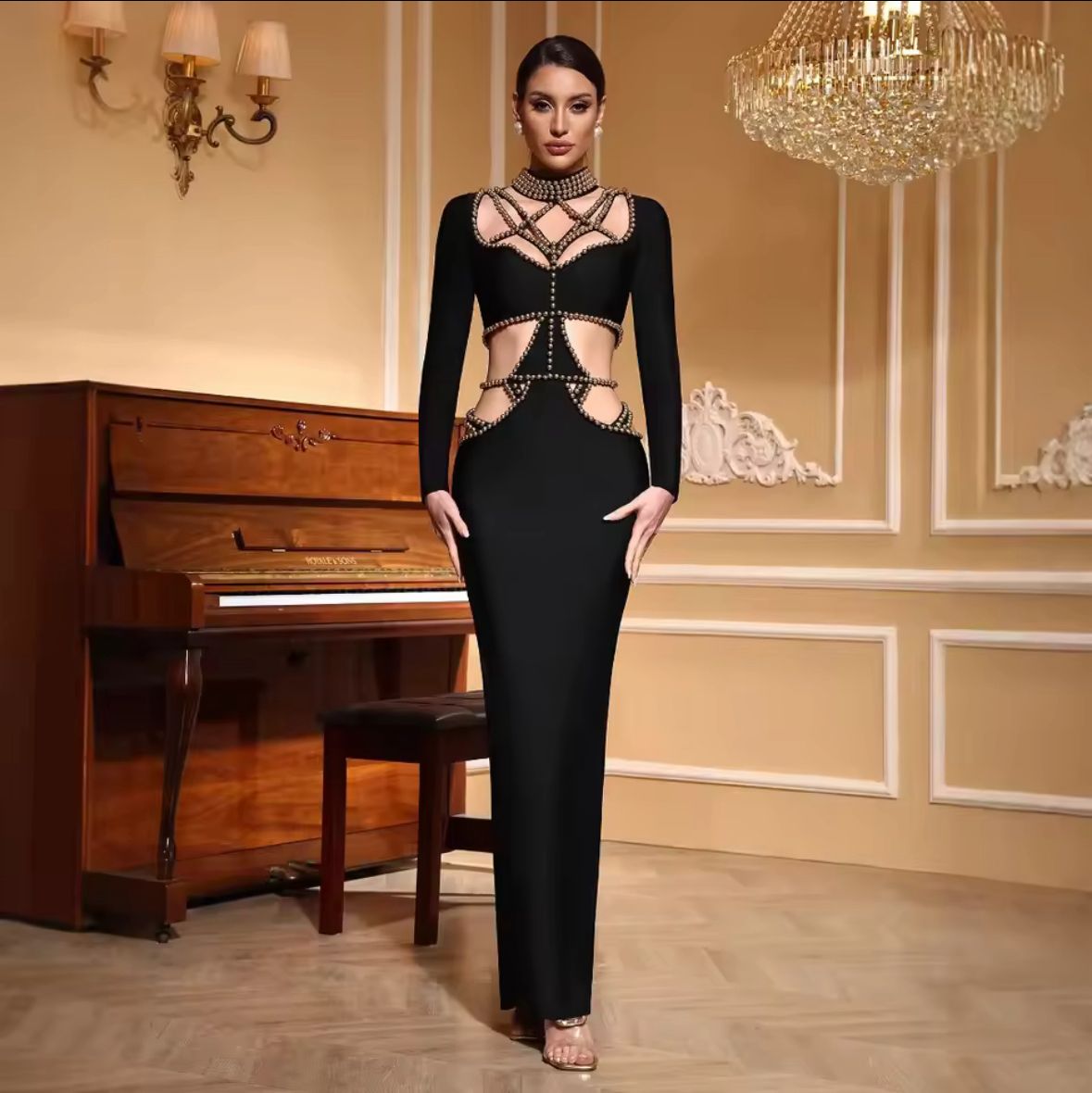 Rochie neagră cu mărgele aurii - imagine 2