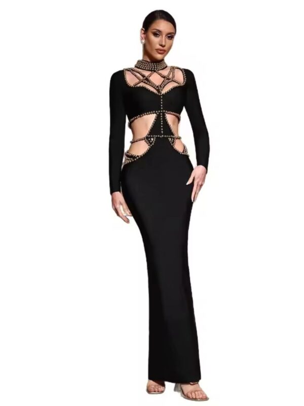Rochie neagră cu mărgele aurii