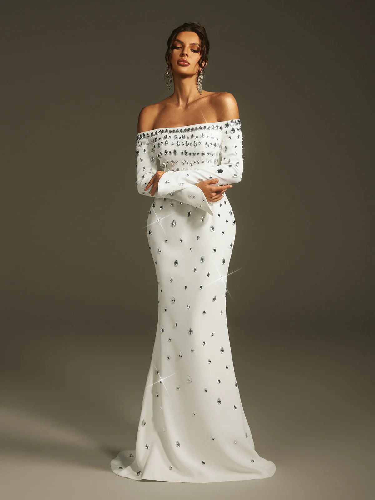 Rochie albă stil sirenă cu pietre argintii - imagine 2