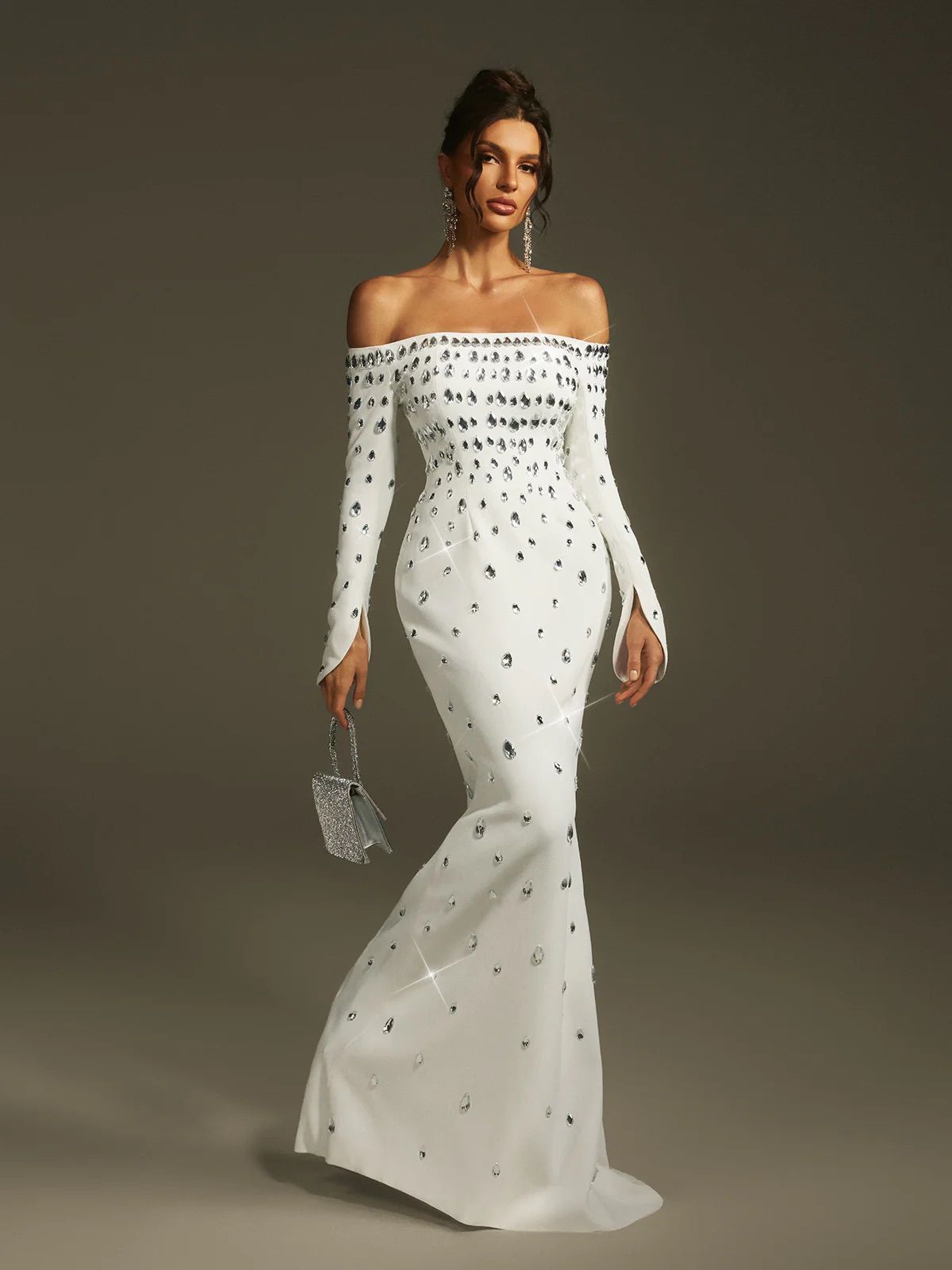 Rochie albă stil sirenă cu pietre argintii - imagine 4