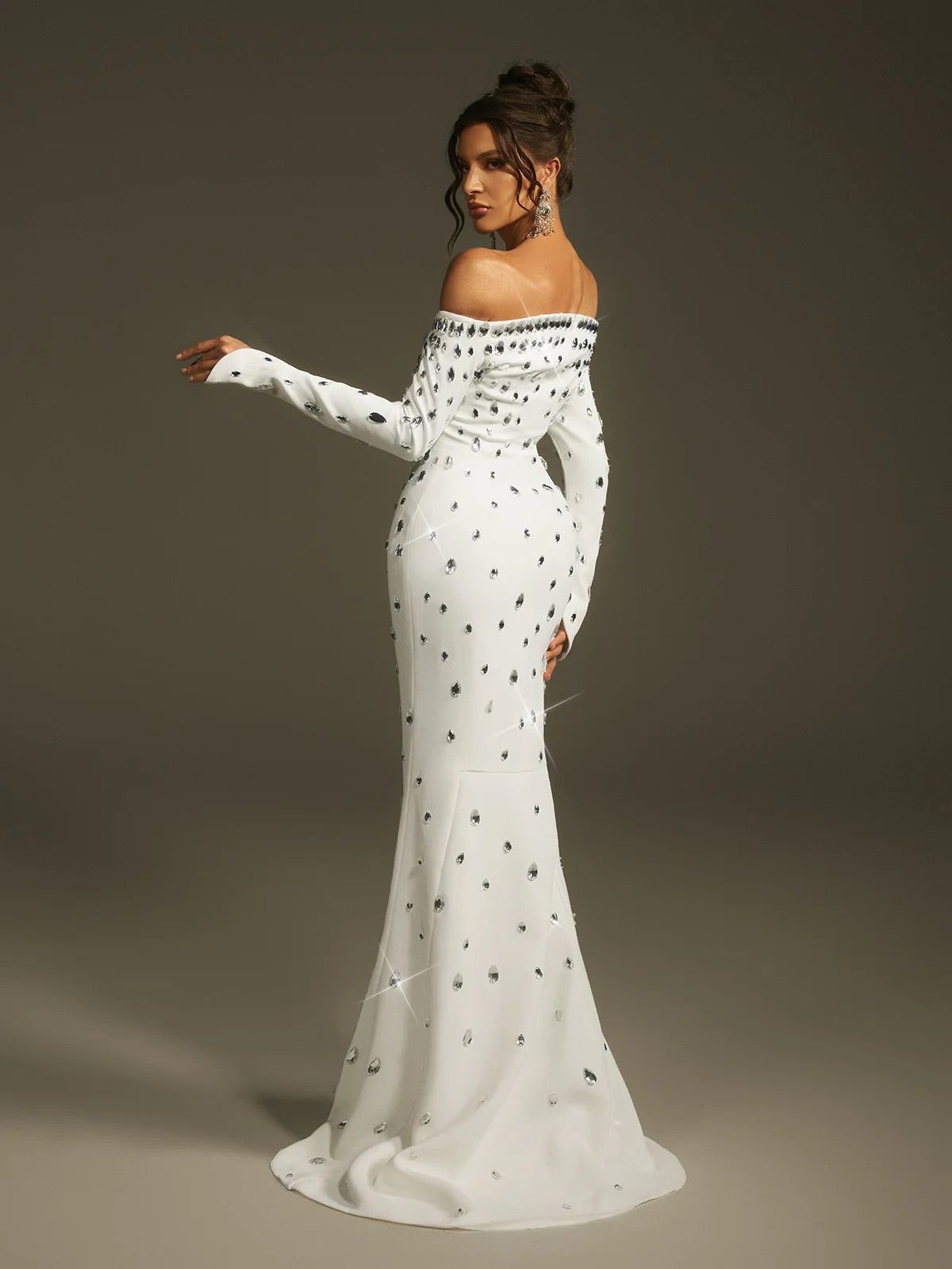 Rochie albă stil sirenă cu pietre argintii - imagine 6