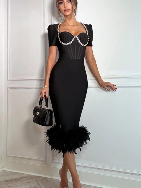 Rochie elegantă cu puf și perle