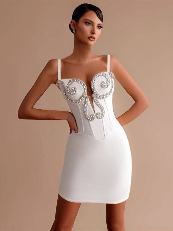 Rochie mini albă cu decolteu adânc