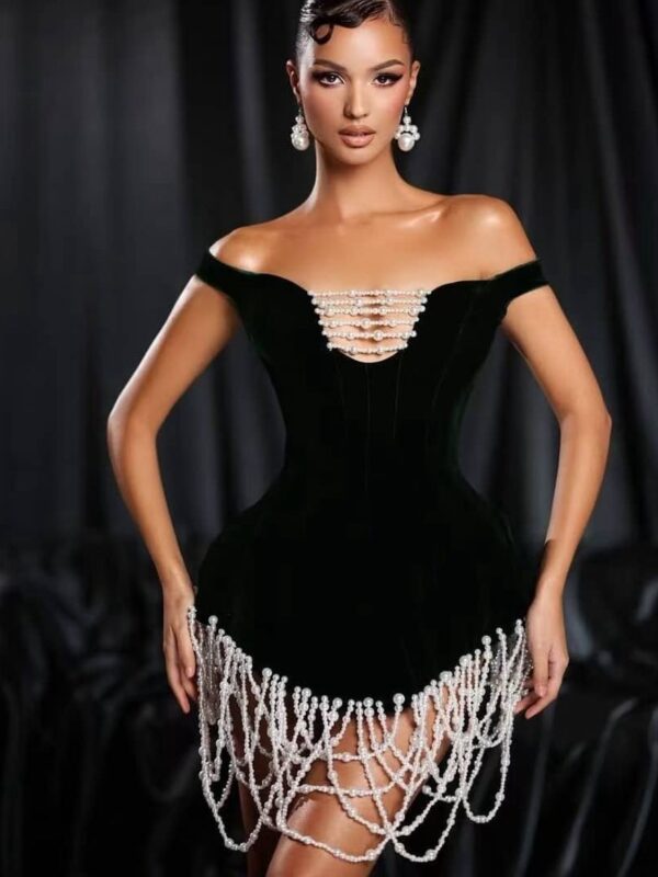 Rochie mini cu perle albe