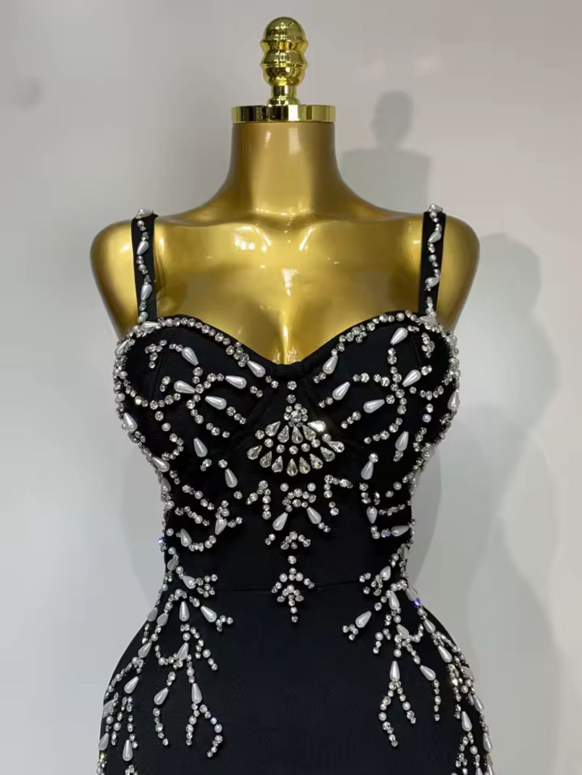 Rochie neagră cu pietre argintii - imagine 6