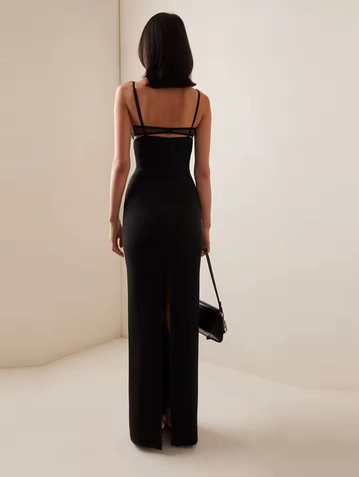 Rochie sexy cu bretele și decolteu adânc - imagine 3