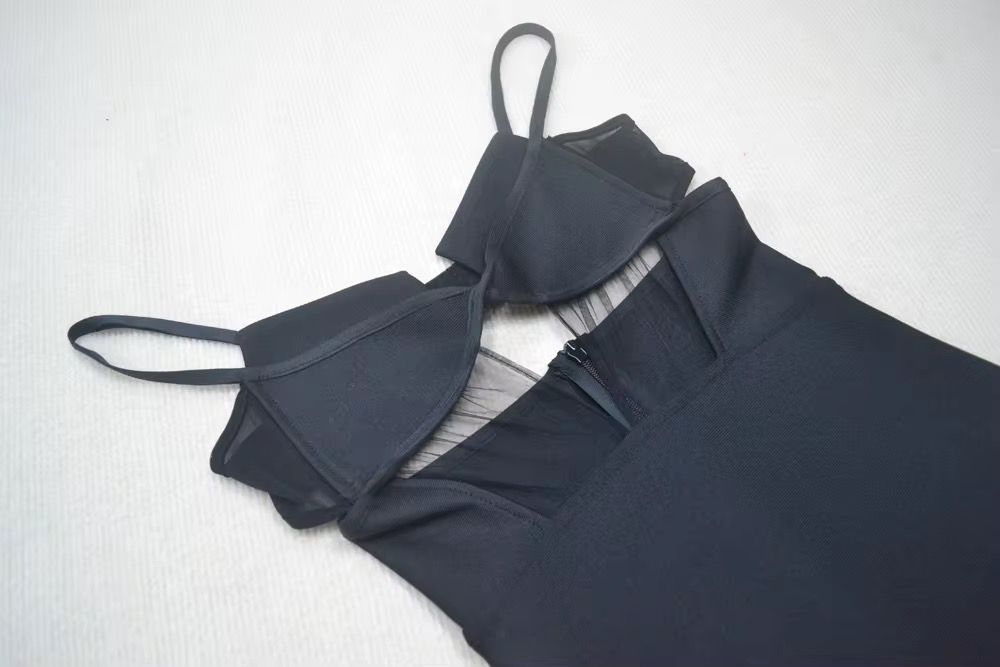 Rochie sexy cu bretele și decolteu adânc - imagine 4