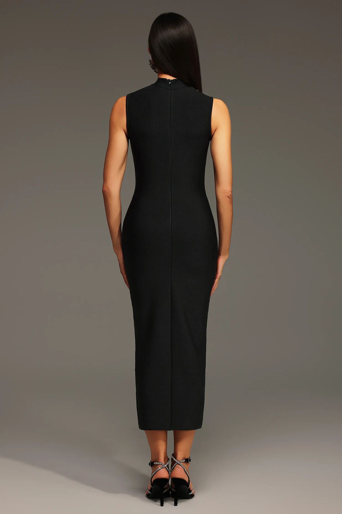 Rochie neagră pe gât - imagine 6