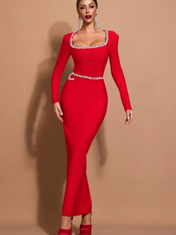 Rochie roșie cu pietre argintii