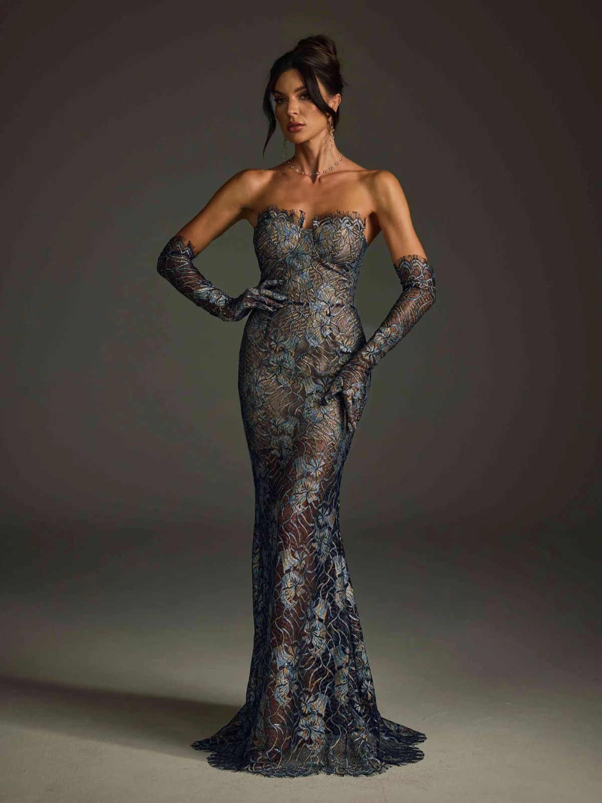 Rochie sexy fără bretele cu mănuși