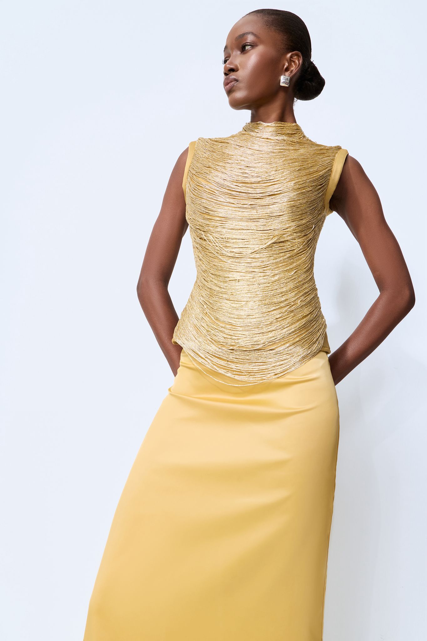 Costum elegant din satin - imagine 9