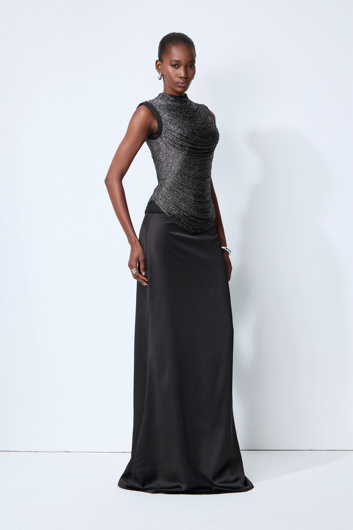 Costum elegant din satin - imagine 10