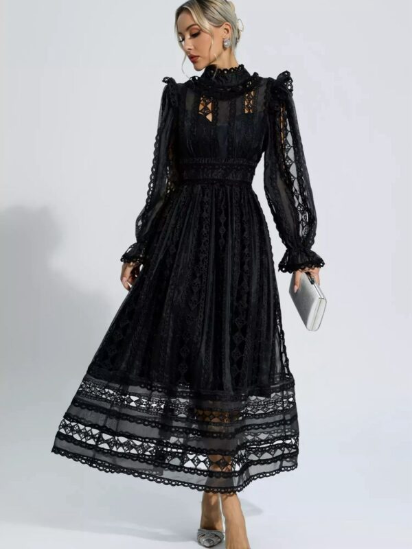 Rochie neagră din dantelă Classy