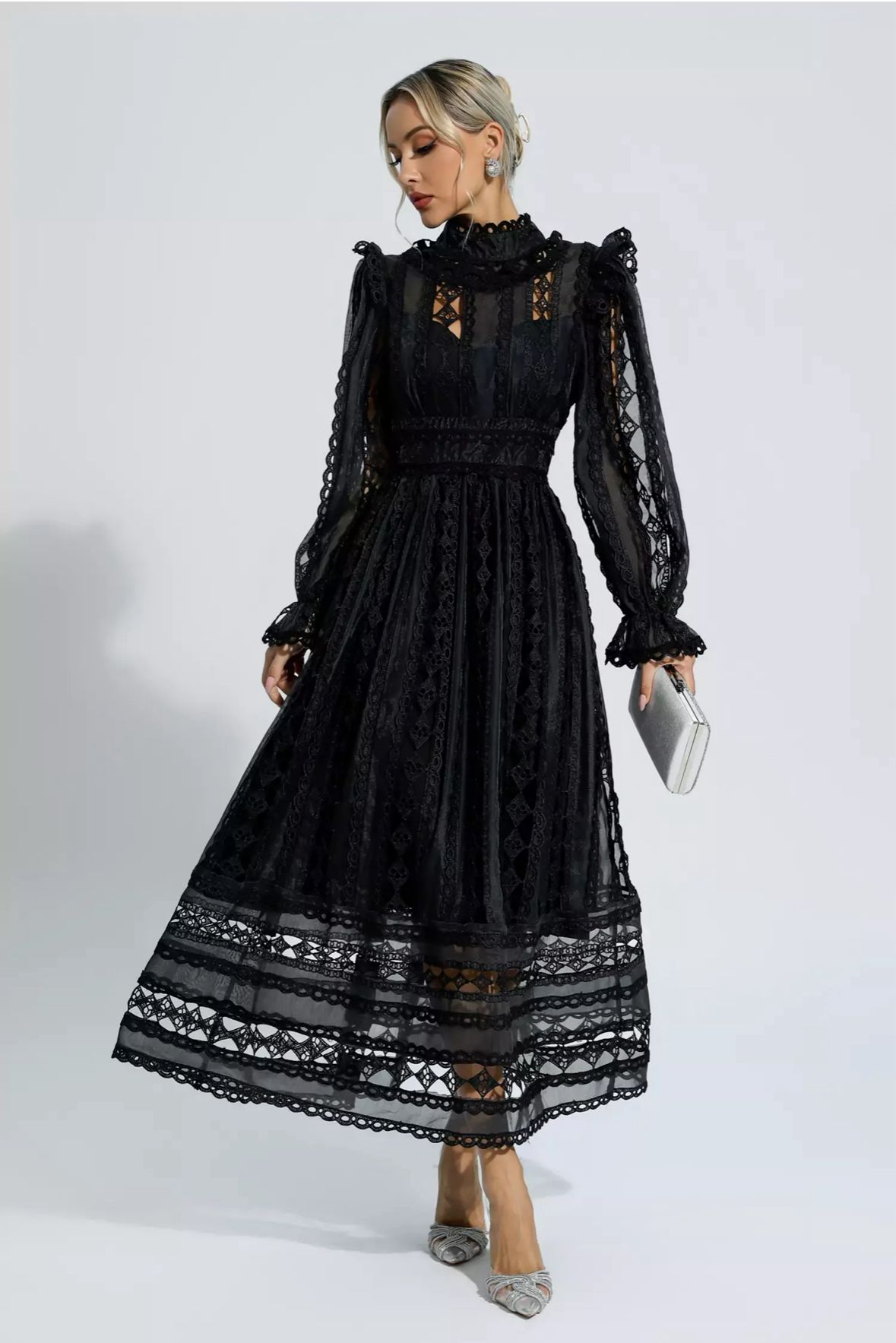 Rochie neagră din dantelă Classy